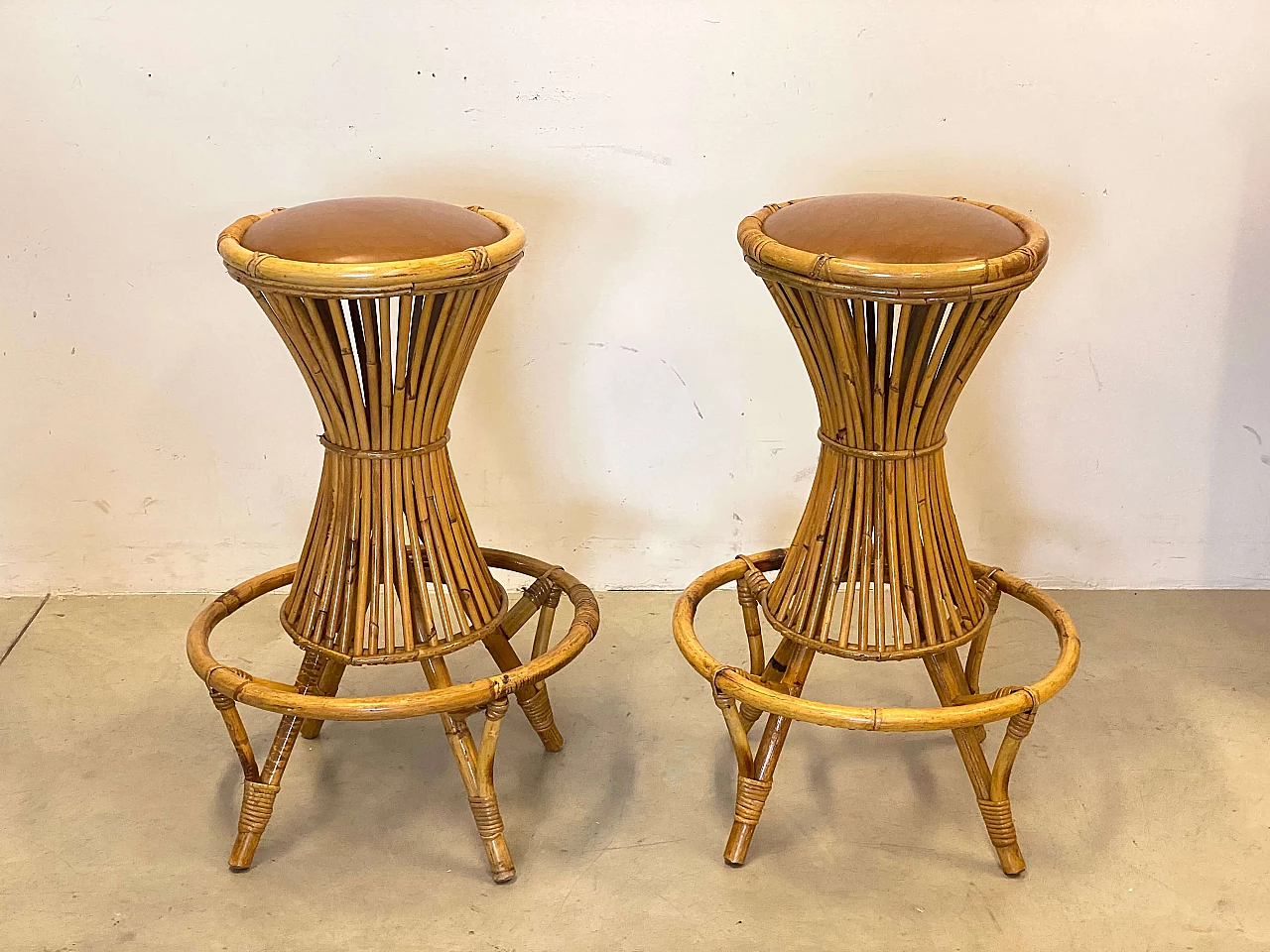 Reed and bamboo bar cabinet and pair of stools, 1970s 15