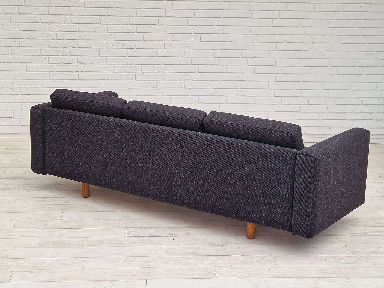 GE300 sofa by Hans J. Wegner for Getama, 1960s 9
