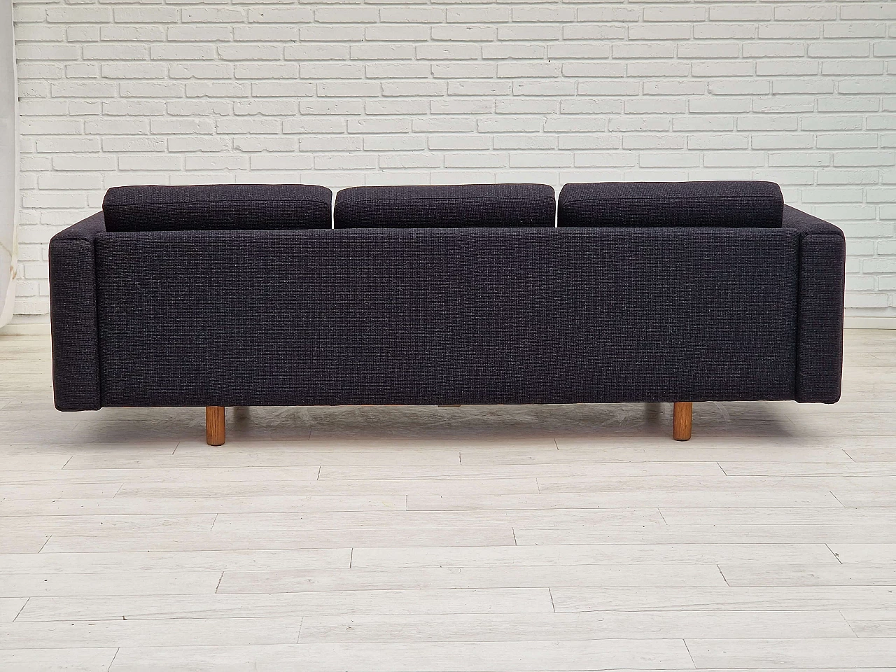 GE300 sofa by Hans J. Wegner for Getama, 1960s 10