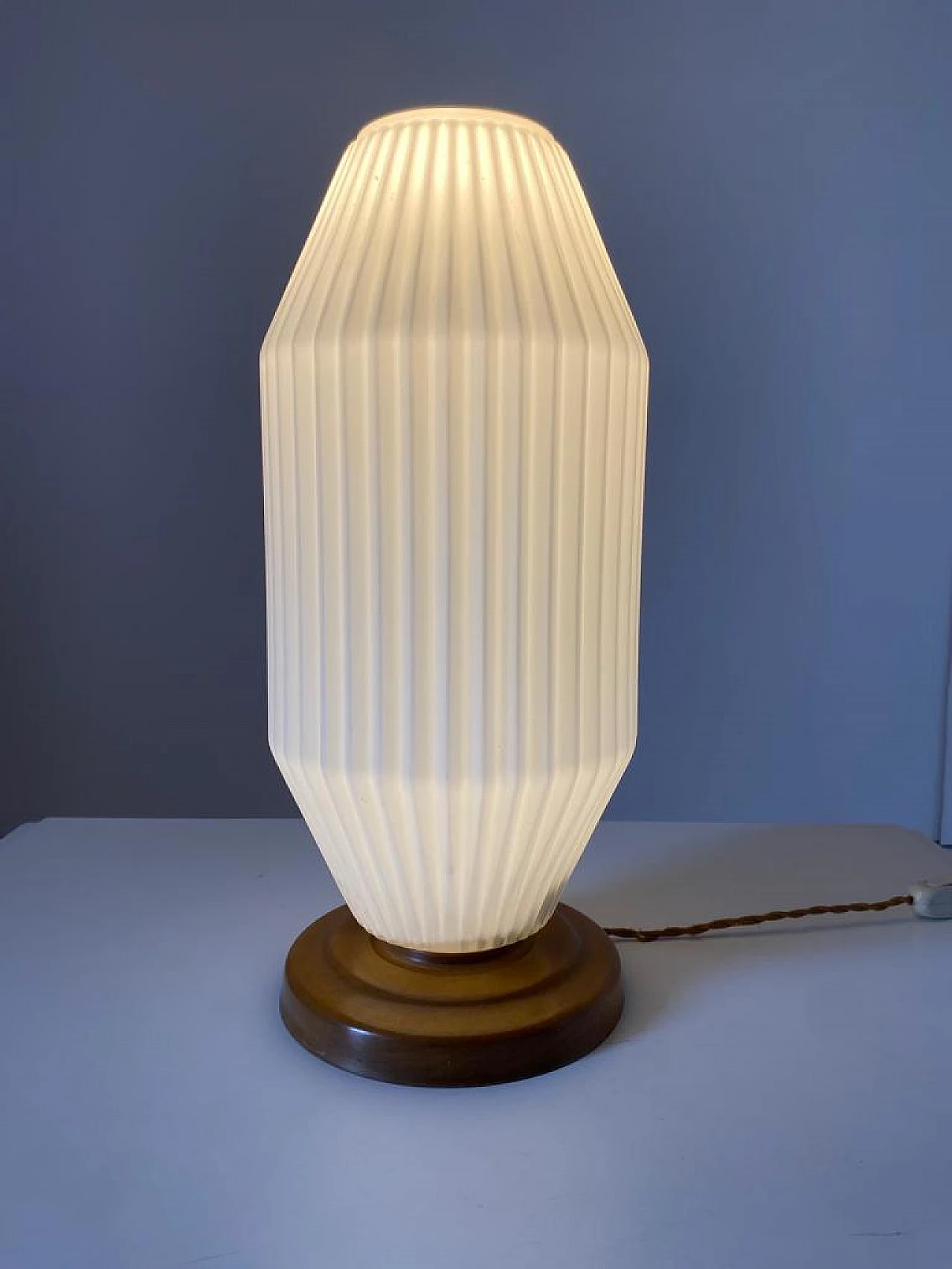 Lampada da tavolo in stile Art Deco in vetro e legno, anni '40 4