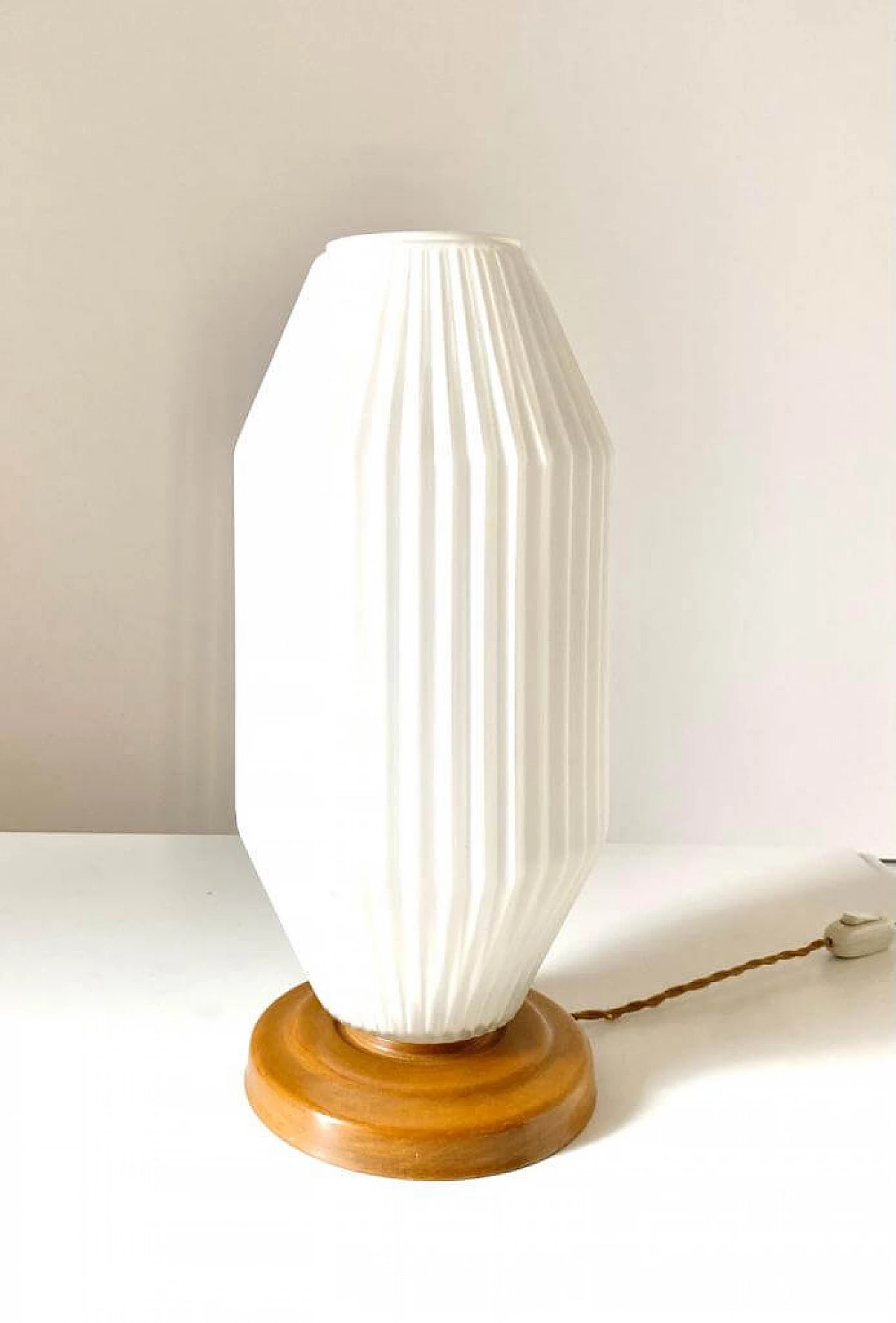 Table lamp in Art Deco style made of glass and wood, 1940s 9