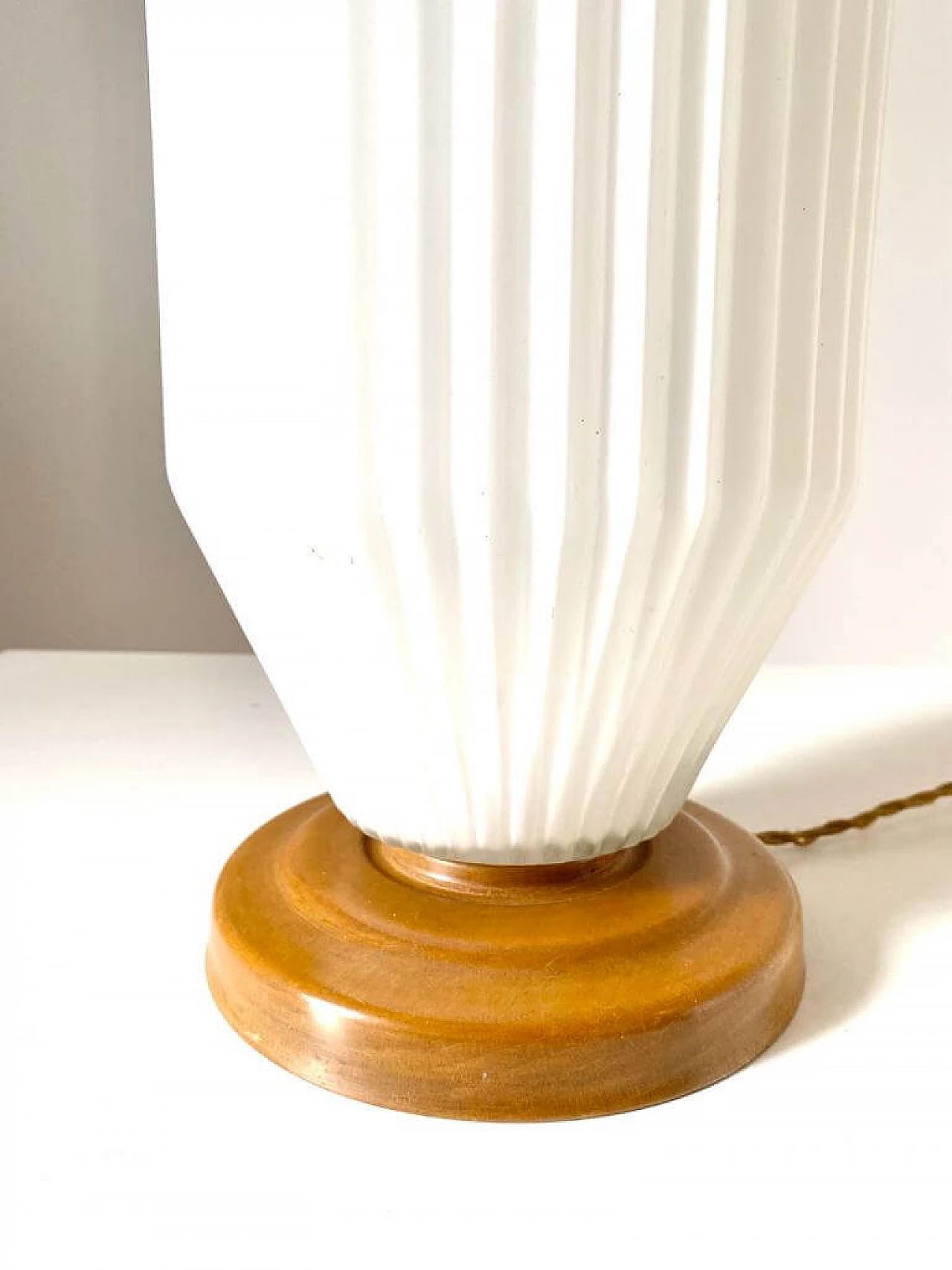Lampada da tavolo in stile Art Deco in vetro e legno, anni '40 10