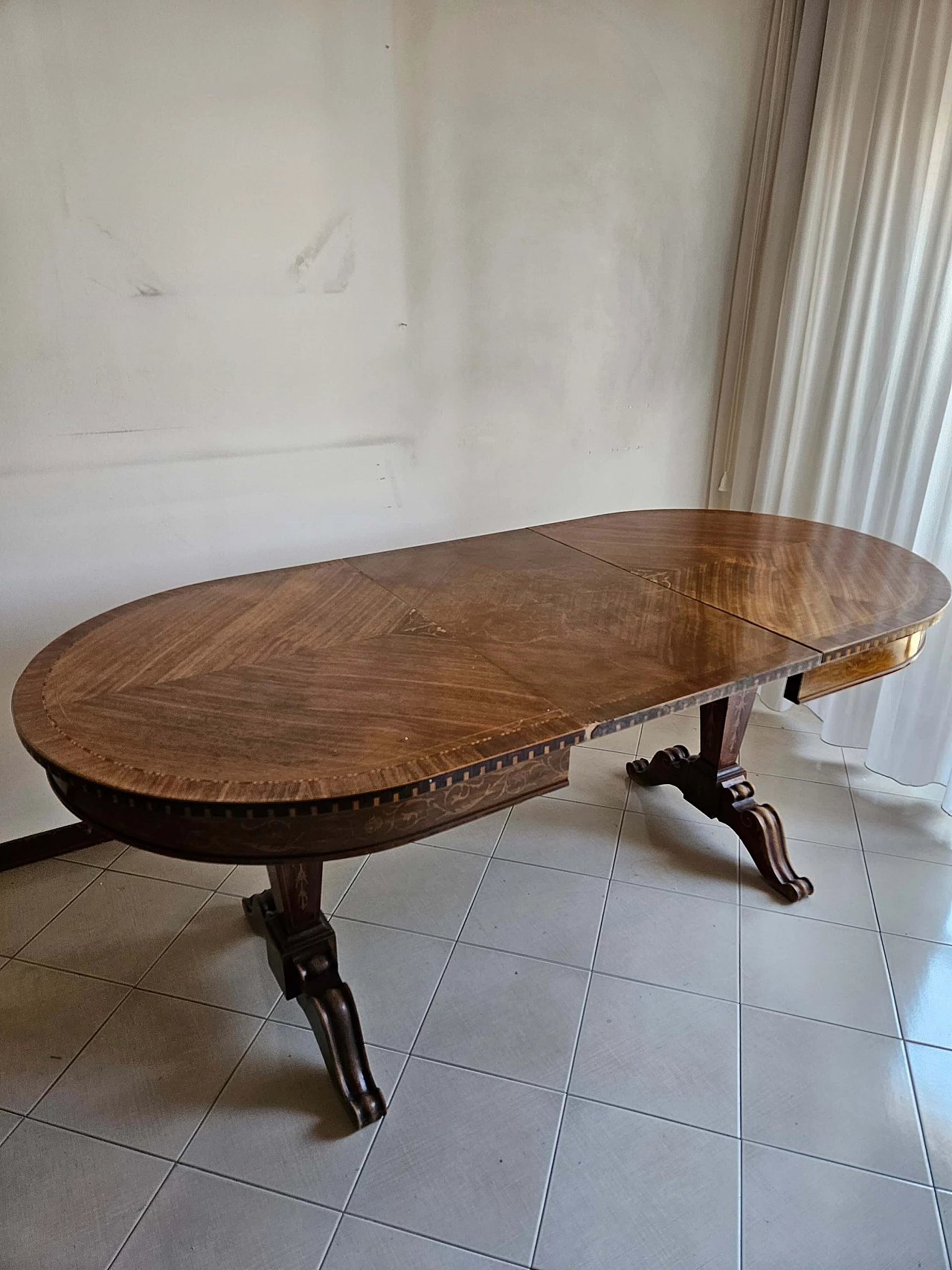 8 Chairs and extending walnut table with fine inlays, 1940s 28