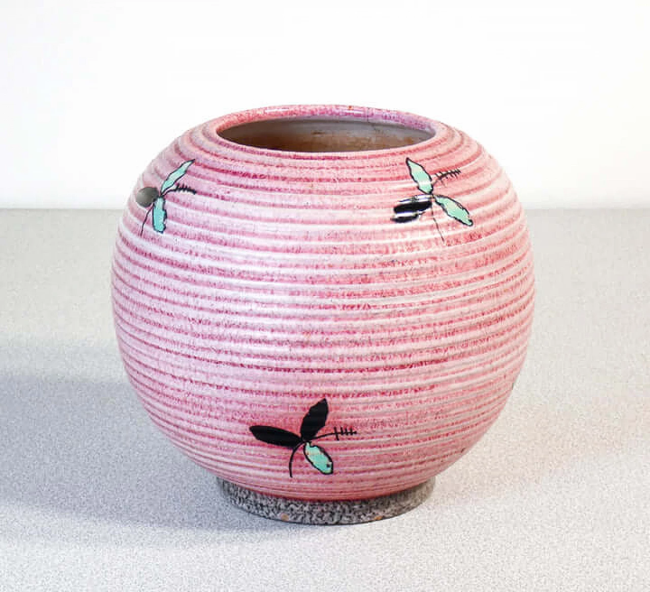 Vaso in maiolica smaltata e decorata a mano di Deruta 1