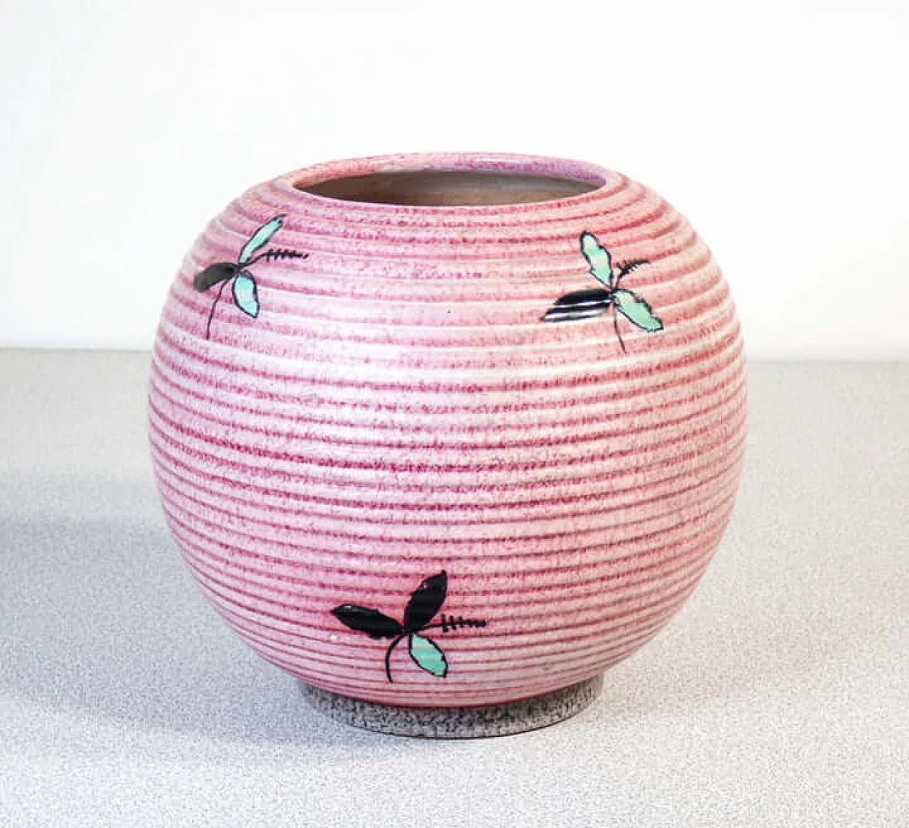 Vaso in maiolica smaltata e decorata a mano di Deruta 3