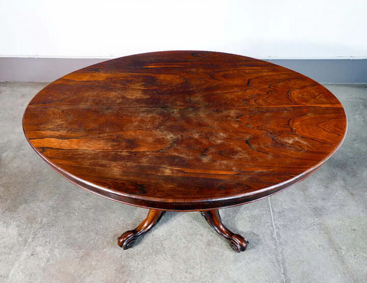 Victorian oval rosewood table, 19th century 2