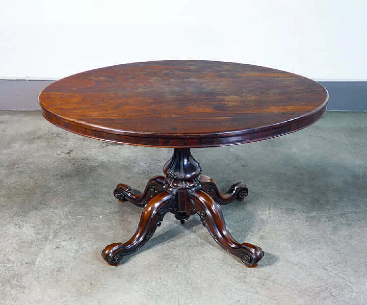 Victorian oval rosewood table, 19th century 3