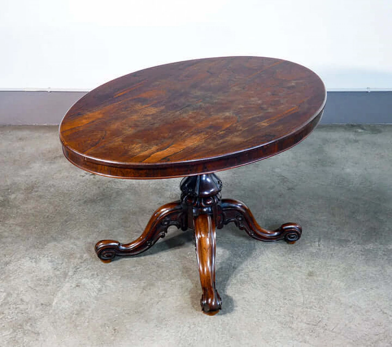 Victorian oval rosewood table, 19th century 5