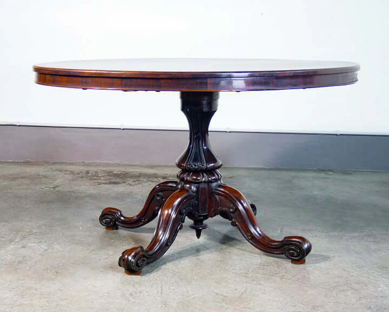 Victorian oval rosewood table, 19th century 7
