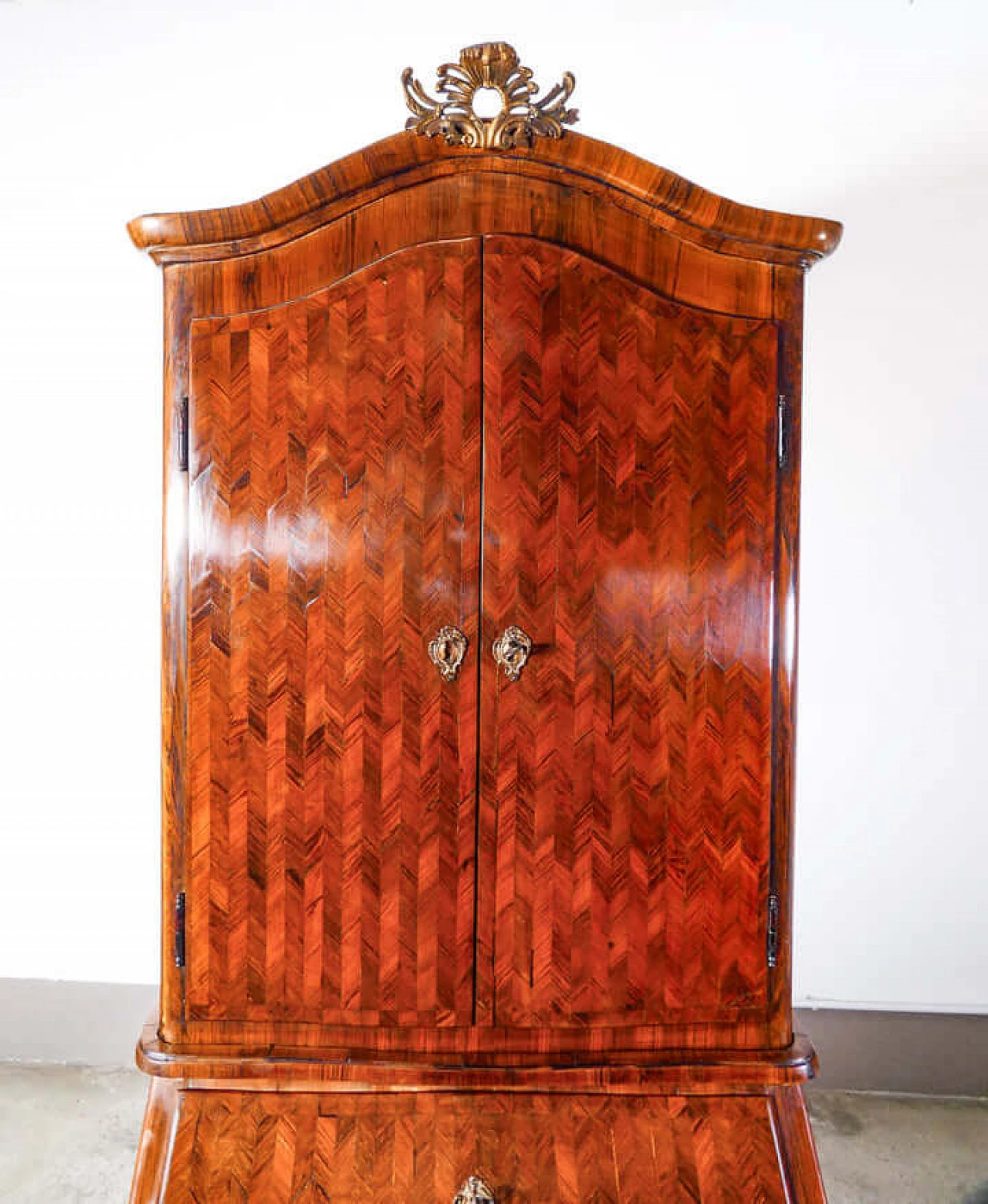 Louis XV bois de rose and rosewood paneled trumeau, 18th century 6