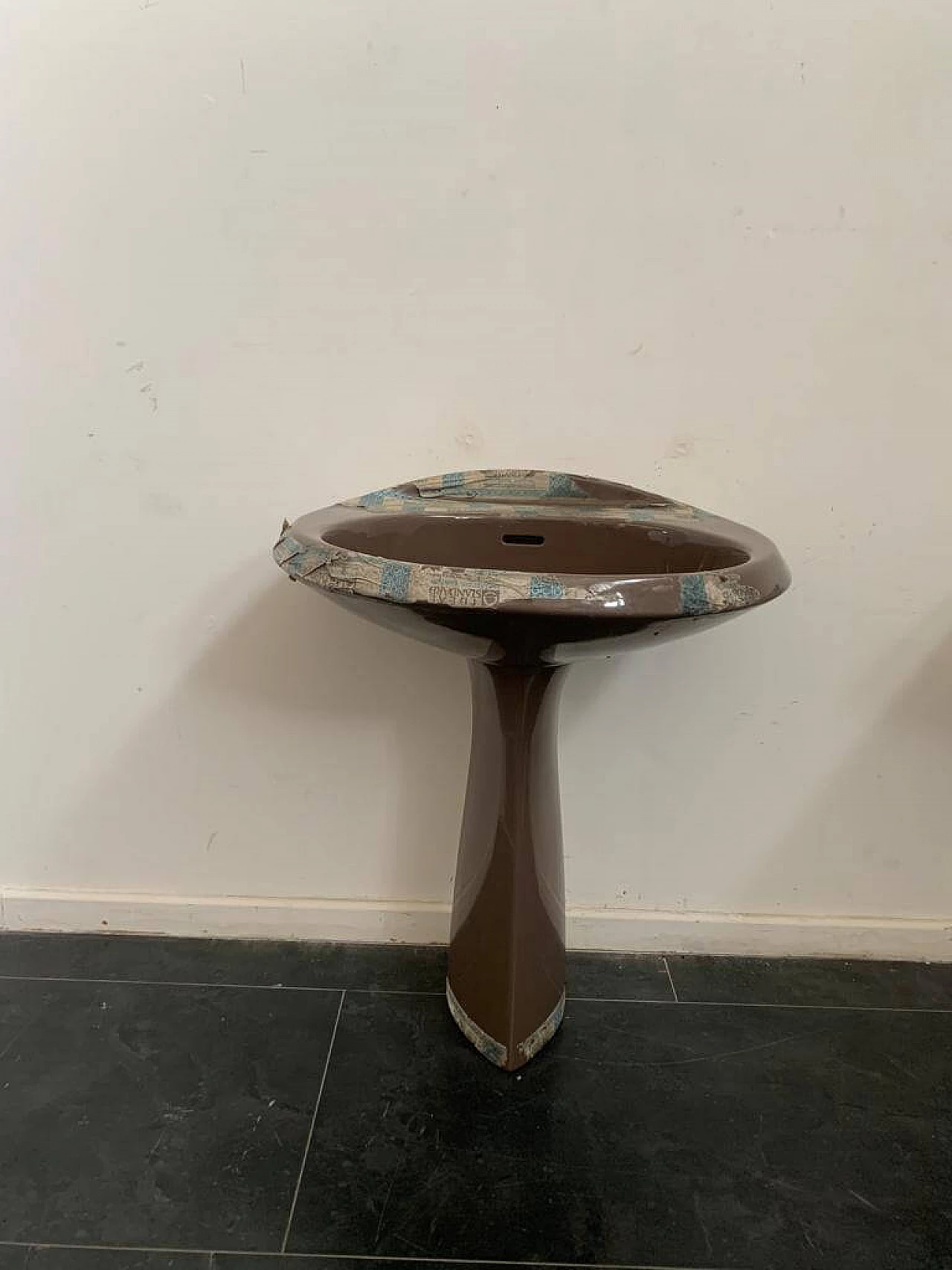 Ellipse brown washbasin by Ideal Standard, 1970s 1