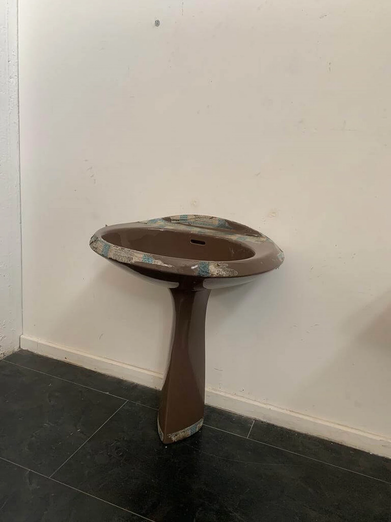 Ellipse brown washbasin by Ideal Standard, 1970s 5