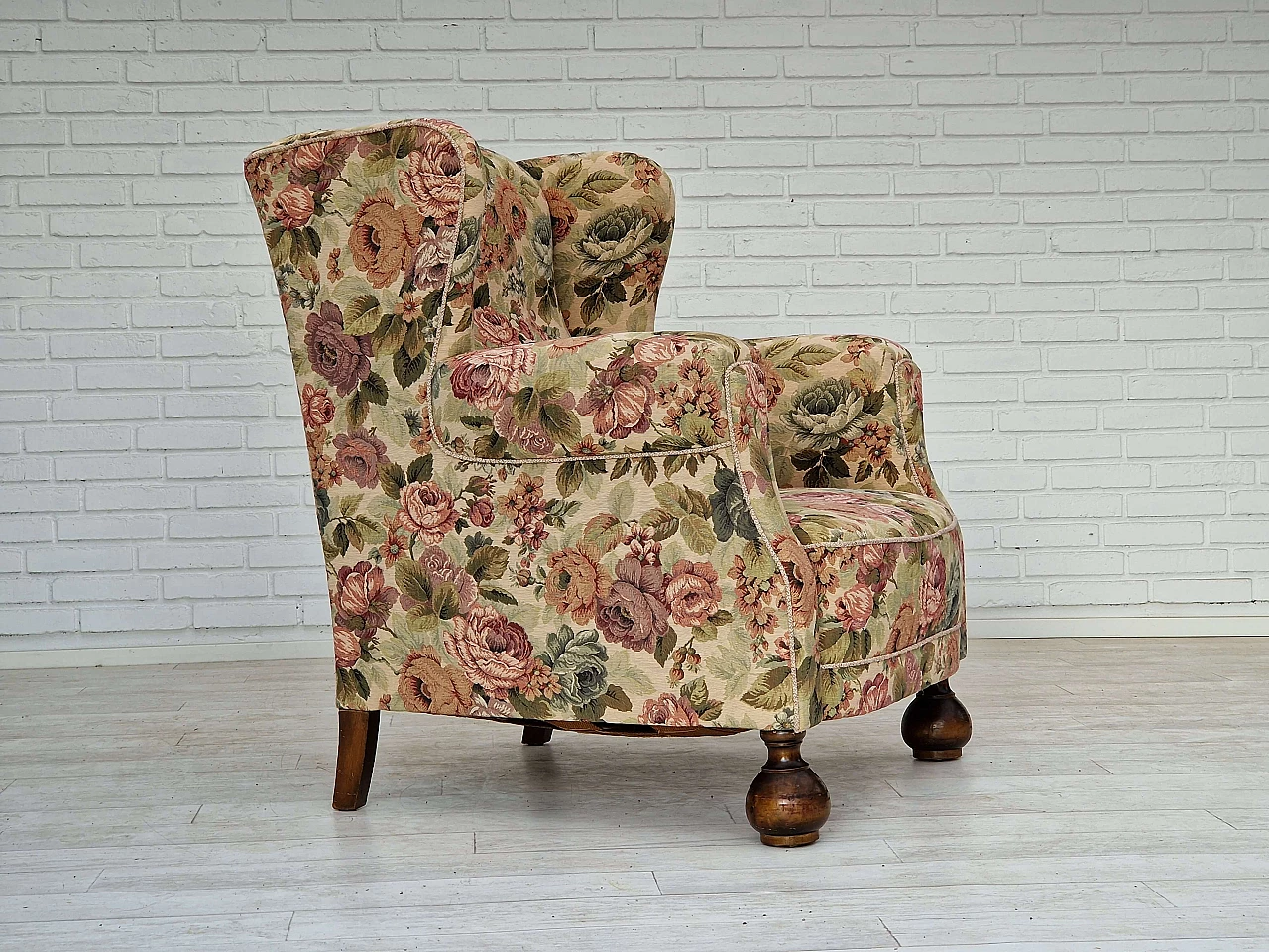 Danish floral patterned armchair with oak legs, 1950s 1