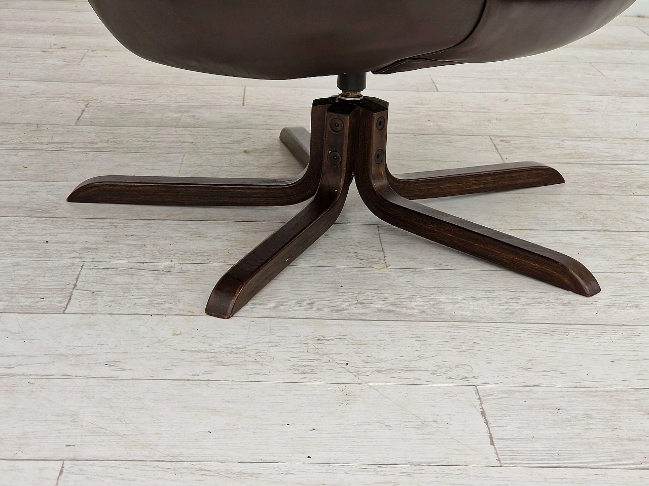 Poltrona danese Silhouette in pelle di H.W. Klein per Bramin Møbler, anni '70 2