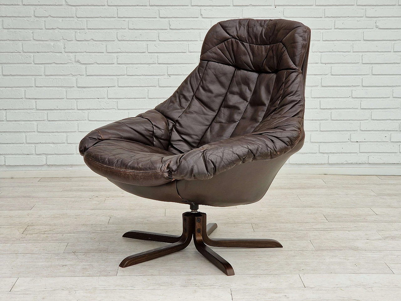 Poltrona danese Silhouette in pelle di H.W. Klein per Bramin Møbler, anni '70 11