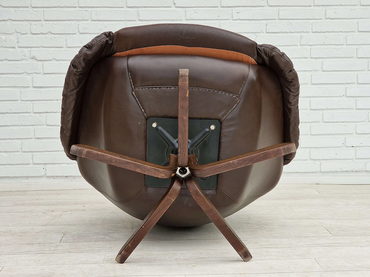 Poltrona danese Silhouette in pelle di H.W. Klein per Bramin Møbler, anni '70 14