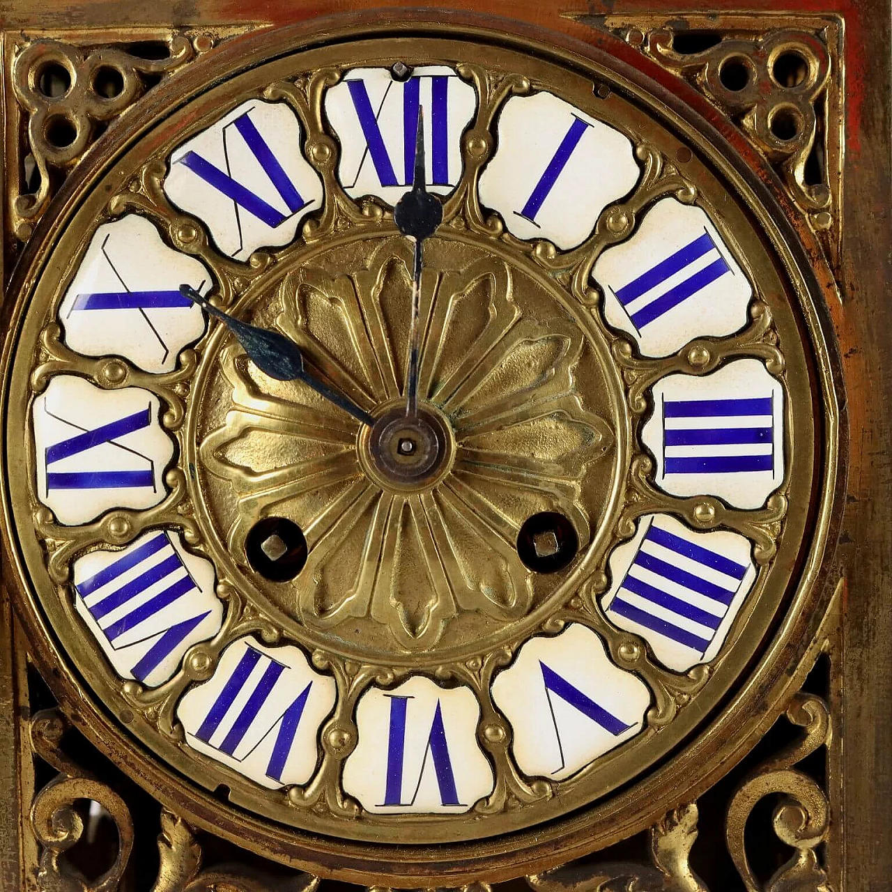 Eclectic gilded and openwork bronze table clock, late 19th century 5