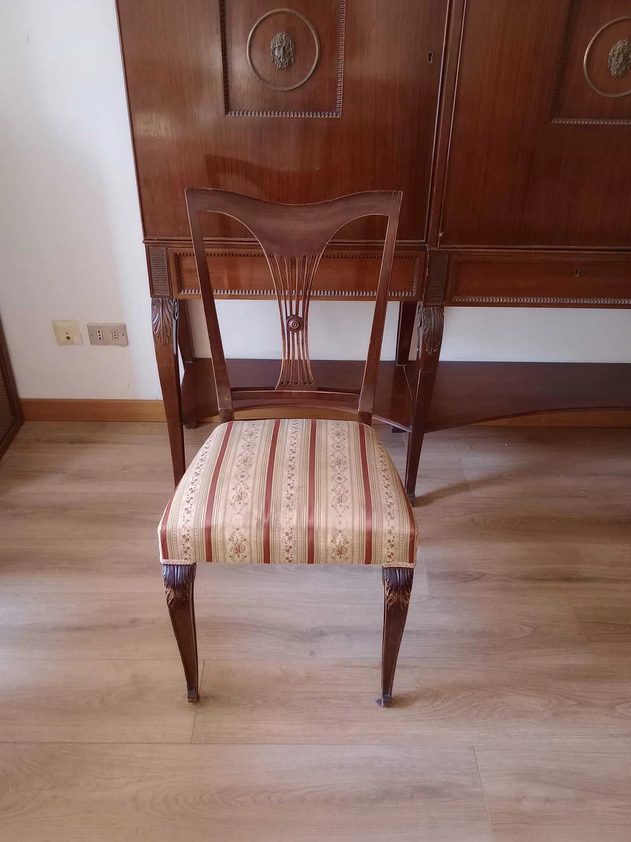 4 Chairs and round table in mahogany and purple Calacatta marble by Fratelli Barni Mobili d'Arte Seveso, 1950s 19