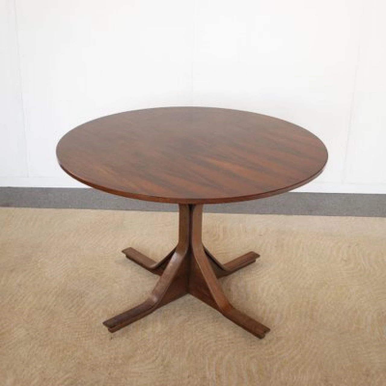 Rosewood round table 522 by Gianfranco Frattini for Bernini, 1960s 1