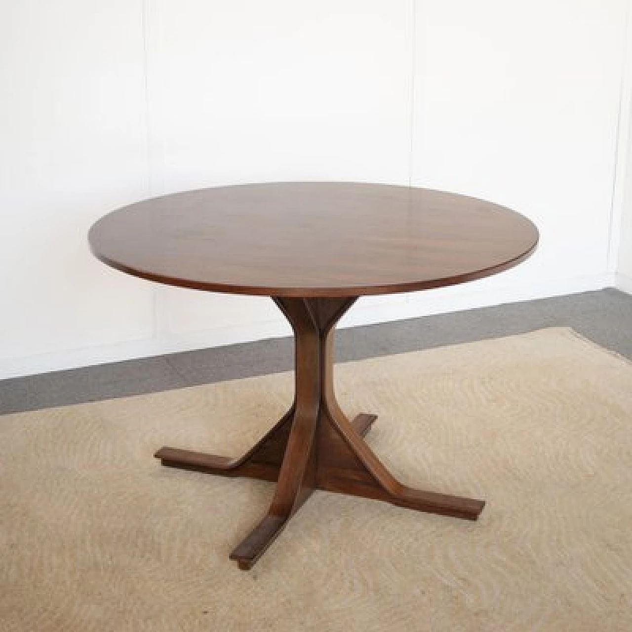 Rosewood round table 522 by Gianfranco Frattini for Bernini, 1960s 2