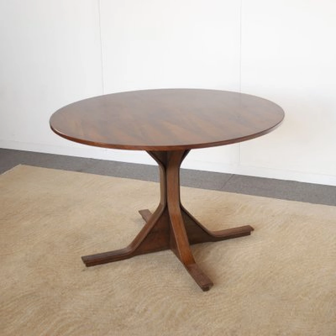 Rosewood round table 522 by Gianfranco Frattini for Bernini, 1960s 6