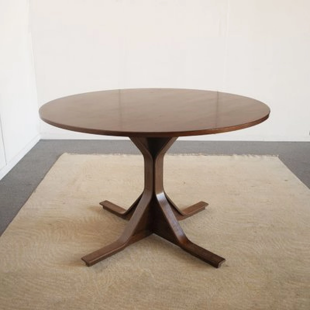 Rosewood round table 522 by Gianfranco Frattini for Bernini, 1960s 9