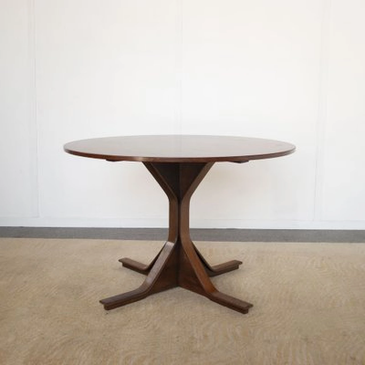 Rosewood round table 522 by Gianfranco Frattini for Bernini, 1960s 10