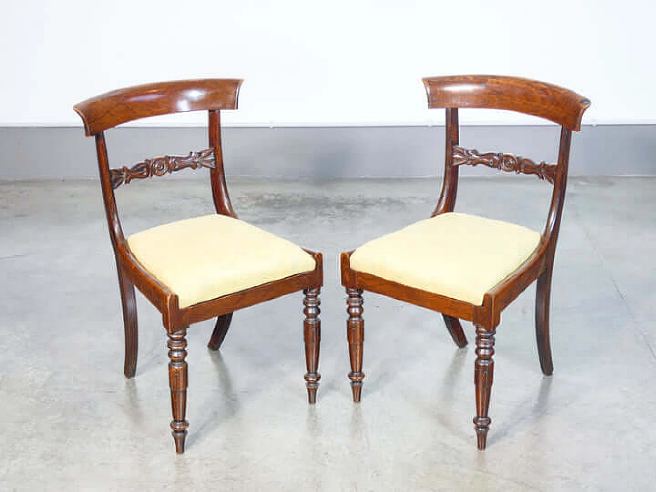 8 Directoire chairs in solid beech and fabric, early 19th century 3