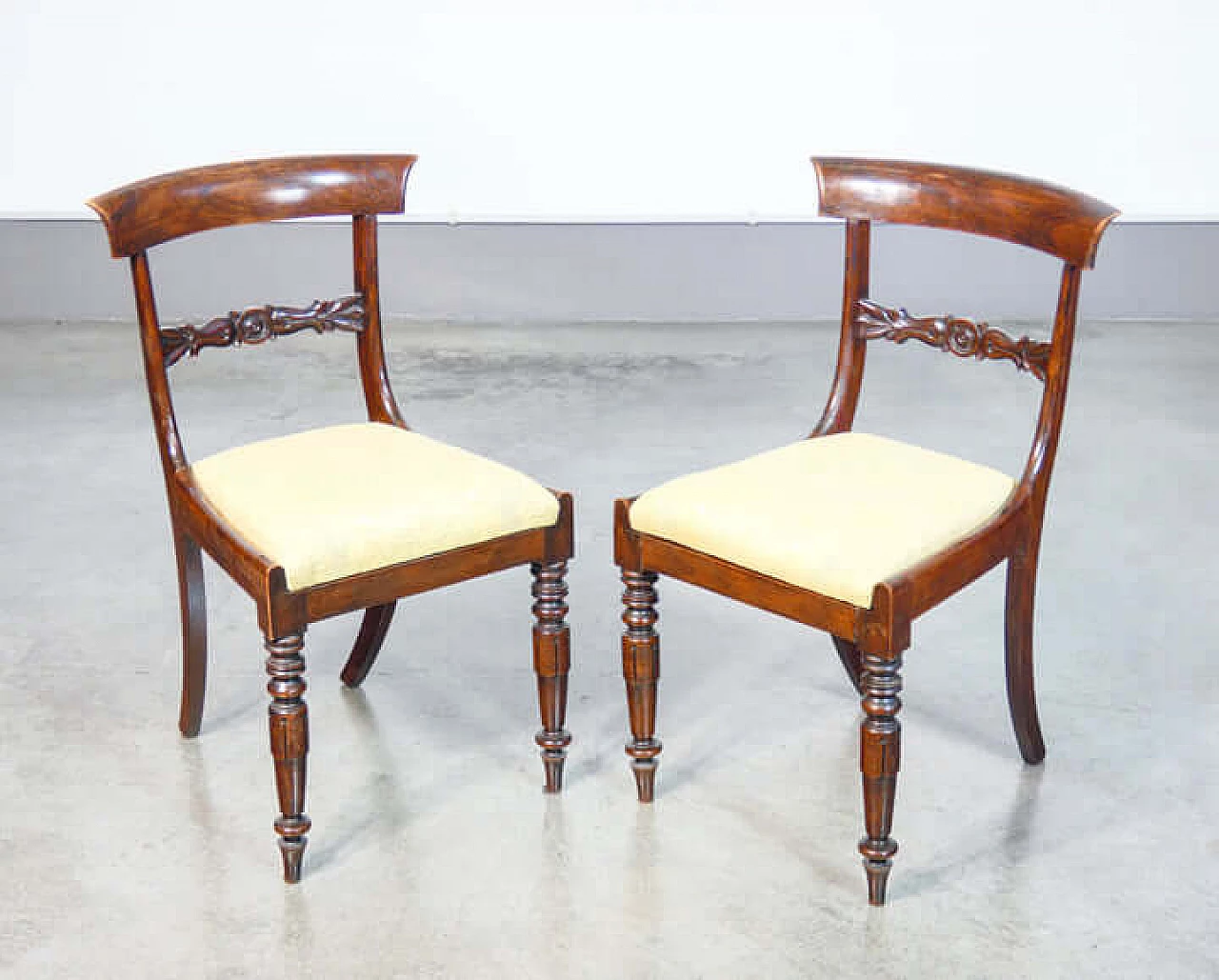 8 Directoire chairs in solid beech and fabric, early 19th century 4