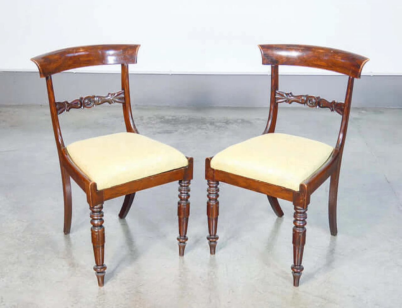 8 Directoire chairs in solid beech and fabric, early 19th century 6