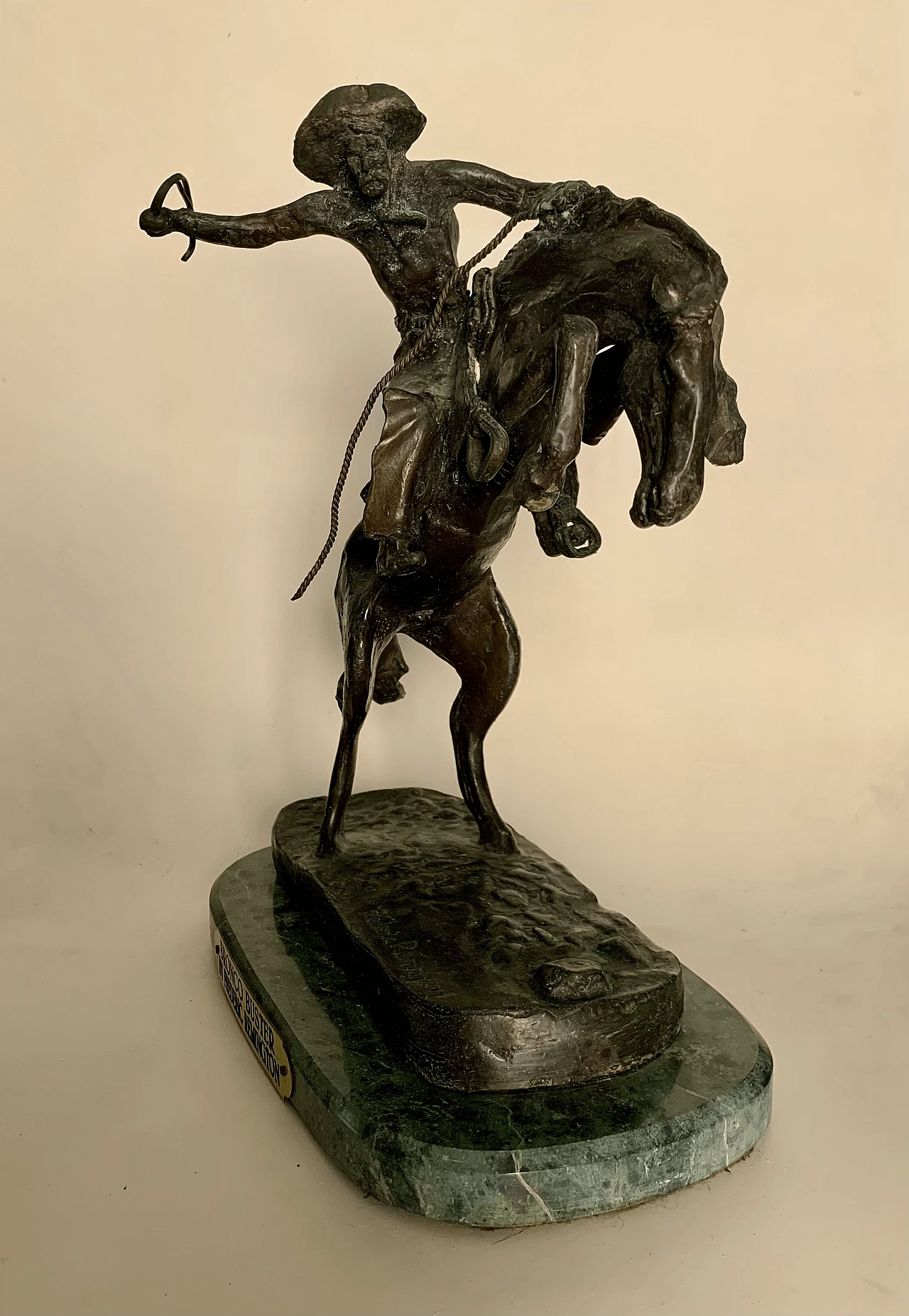 Frederic Remington, Bronco Buster, scultura in bronzo 2