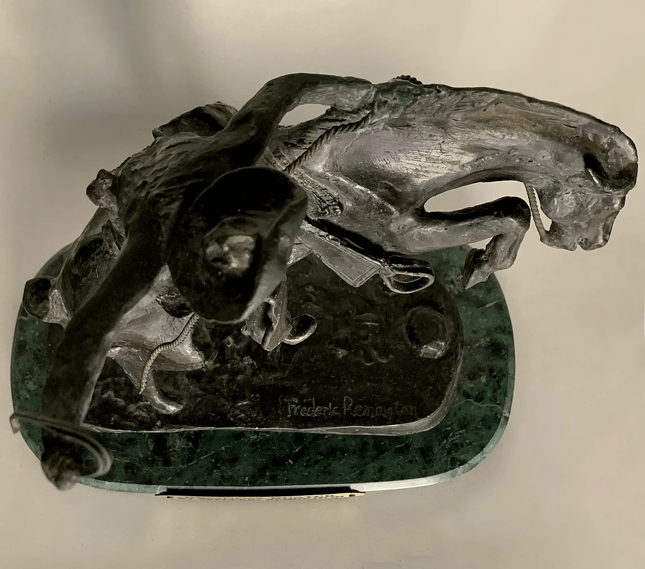 Frederic Remington, Bronco Buster, scultura in bronzo 5