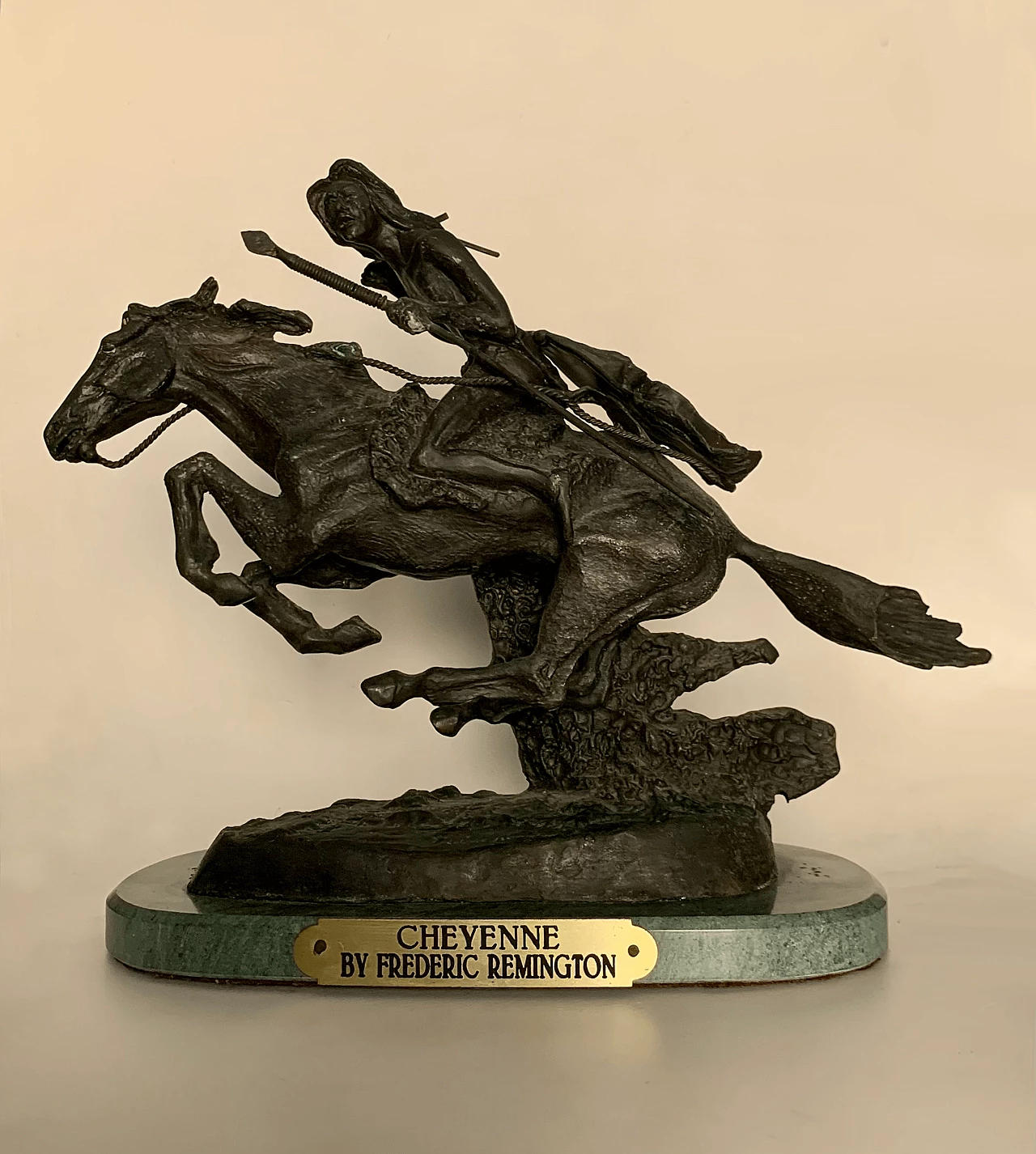 【ブロンズ調】Frederic Remington カウボーイ像 彫像 ブロンズ調】Frederic Remington カウボーイ像 彫像 Frederic