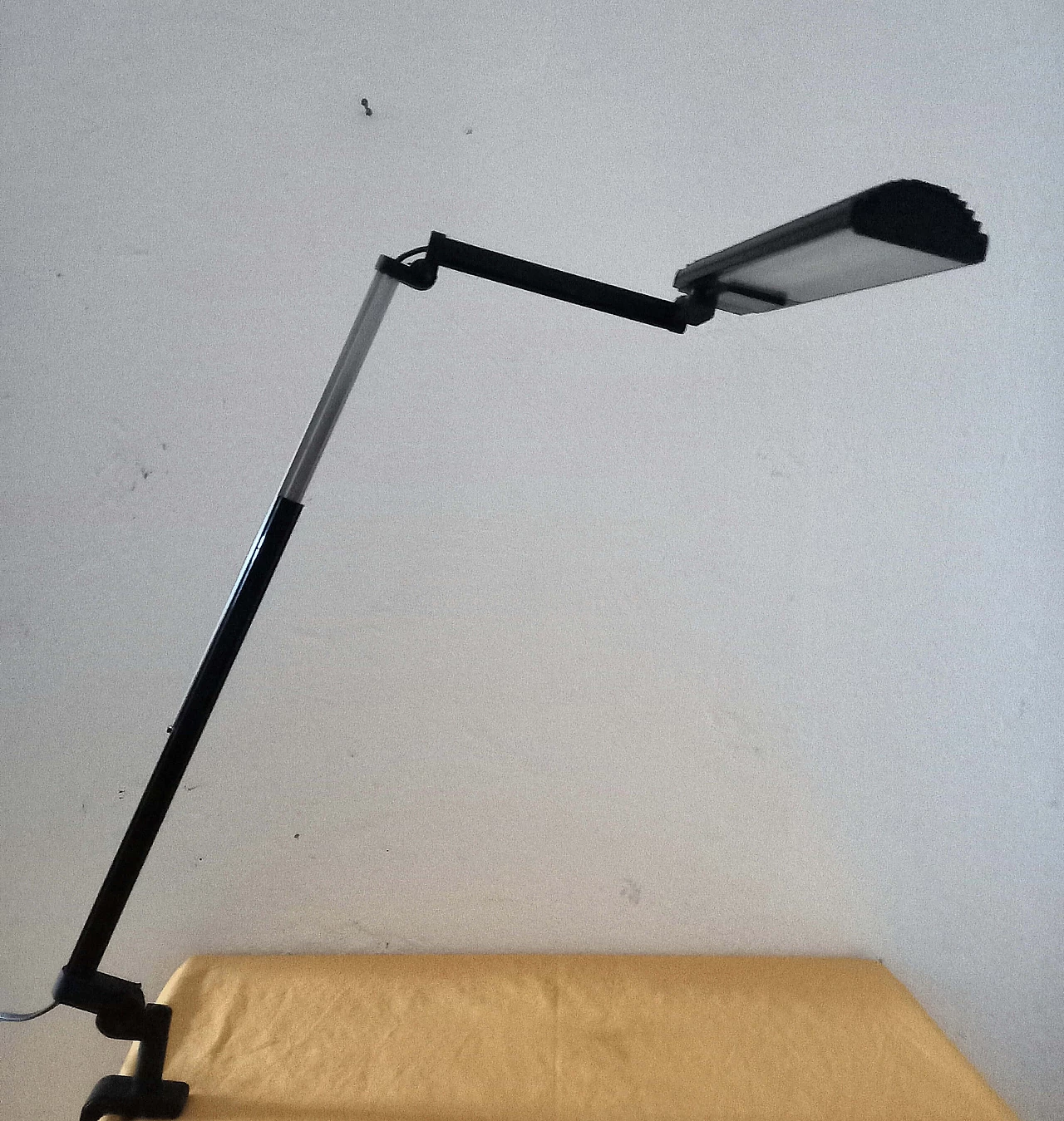 Desk 990 table lamp by Ezio Didone for Arteluce, 1980s 4