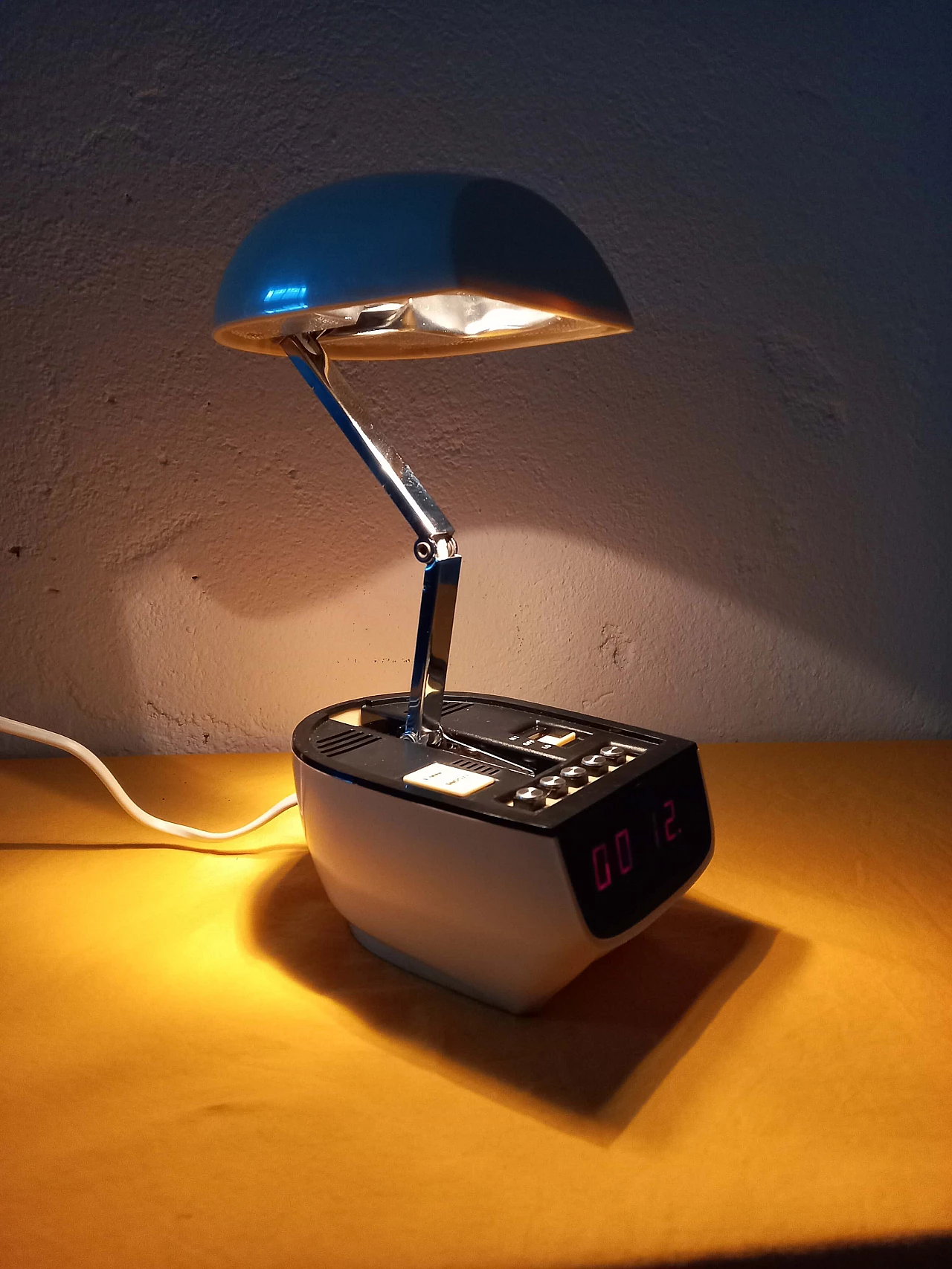 Beige plastic table lamp with alarm clock, 1970s 4