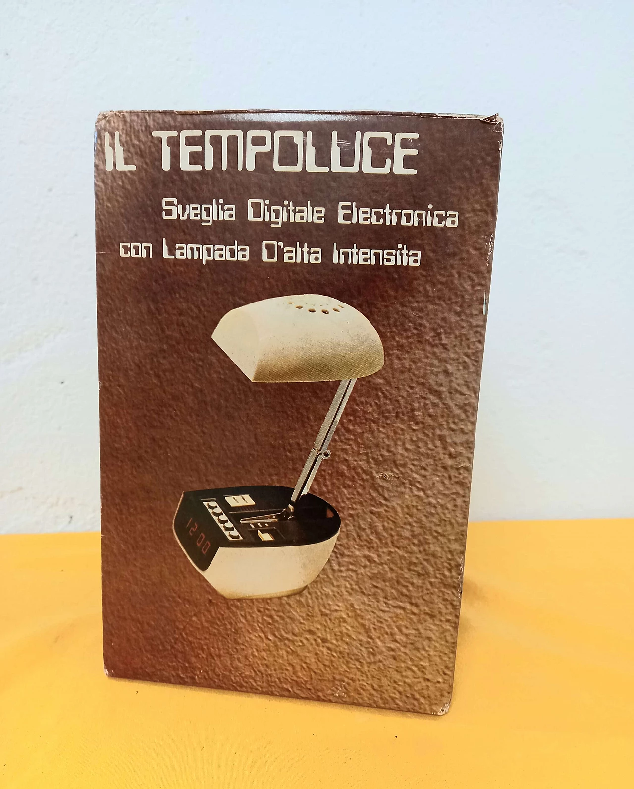 Beige plastic table lamp with alarm clock, 1970s 9