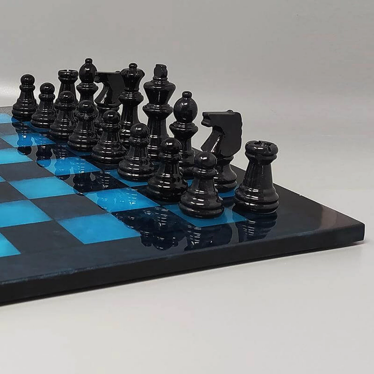 Chess in handmade blue and black Volterra alabaster, 1970s 4