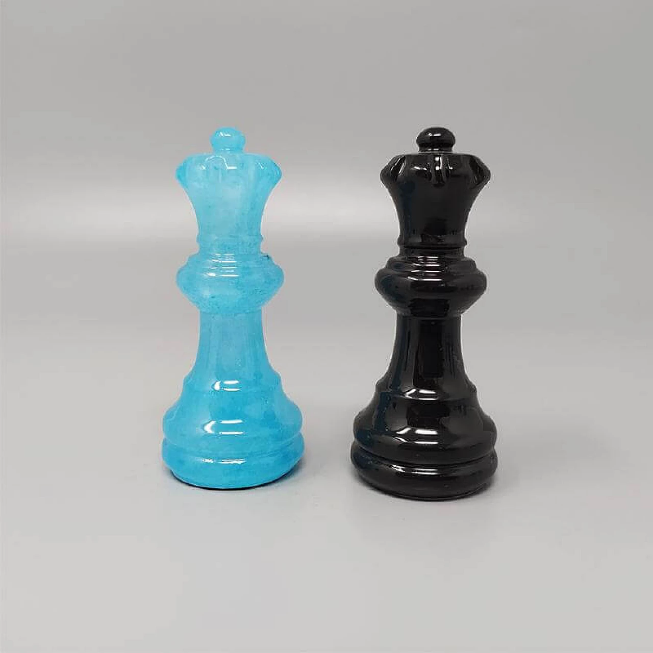 Chess in handmade blue and black Volterra alabaster, 1970s 7