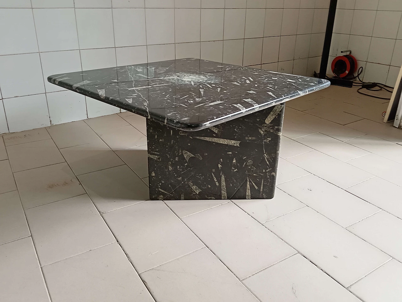 Tavolino in marmo Fossile Nero, anni '80 2