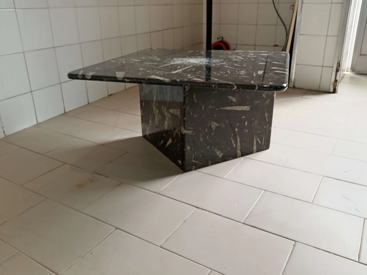 Tavolino in marmo Fossile Nero, anni '80 3