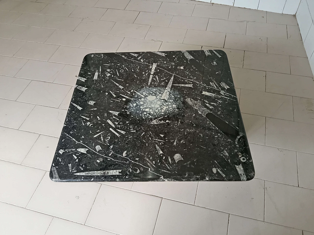 Fossil Black marble coffee table, 1980s 5