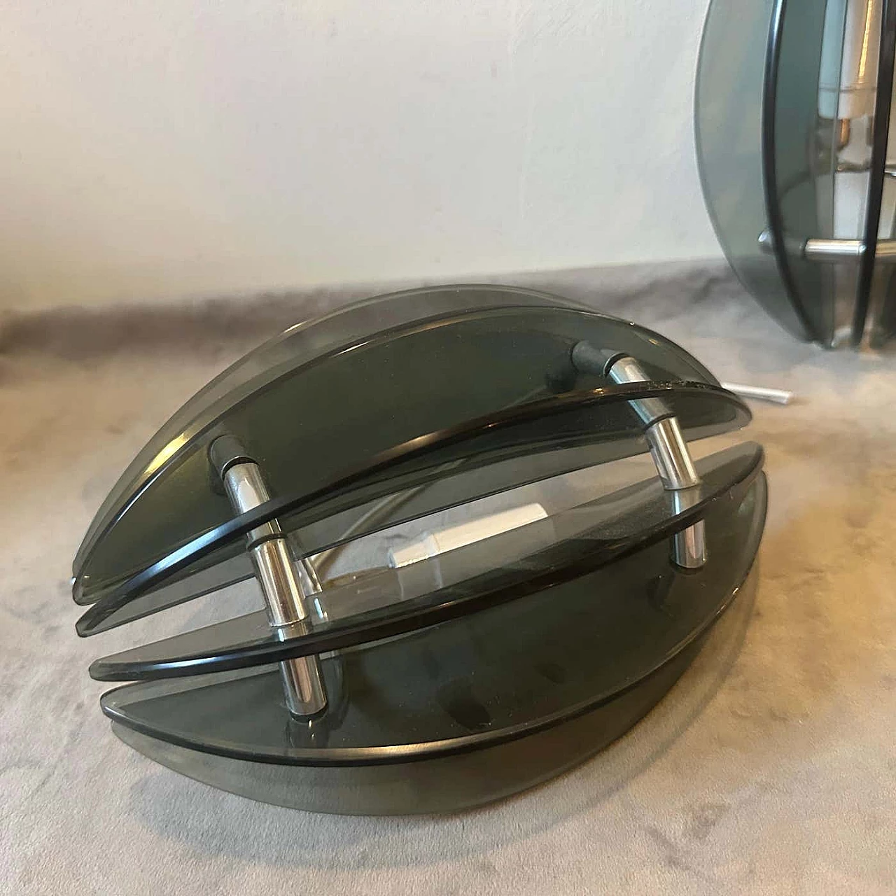 Coppia di lampade da parete in vetro e metallo cromato di Veca, anni '70 10
