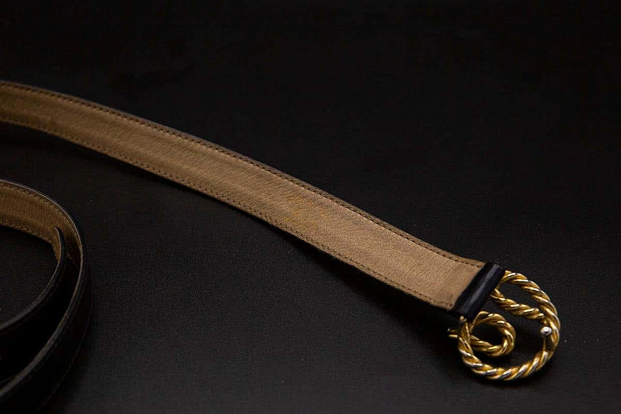 Leather belt with gold metal buckle by Gucci, 1980s 2