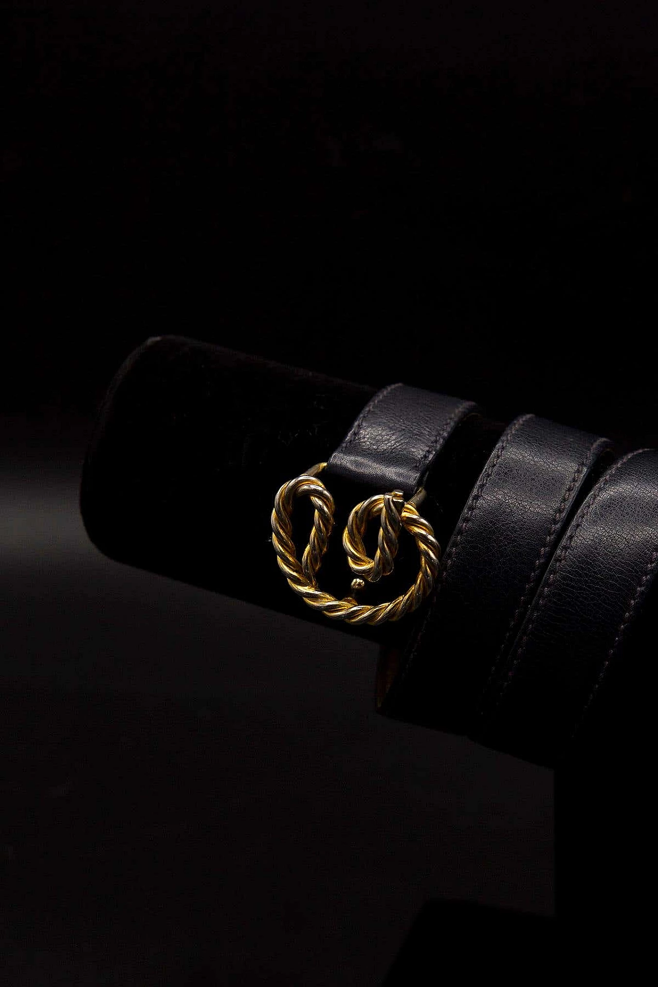 Cintura in pelle con fibbia in metallo dorato di Gucci, anni '80 5