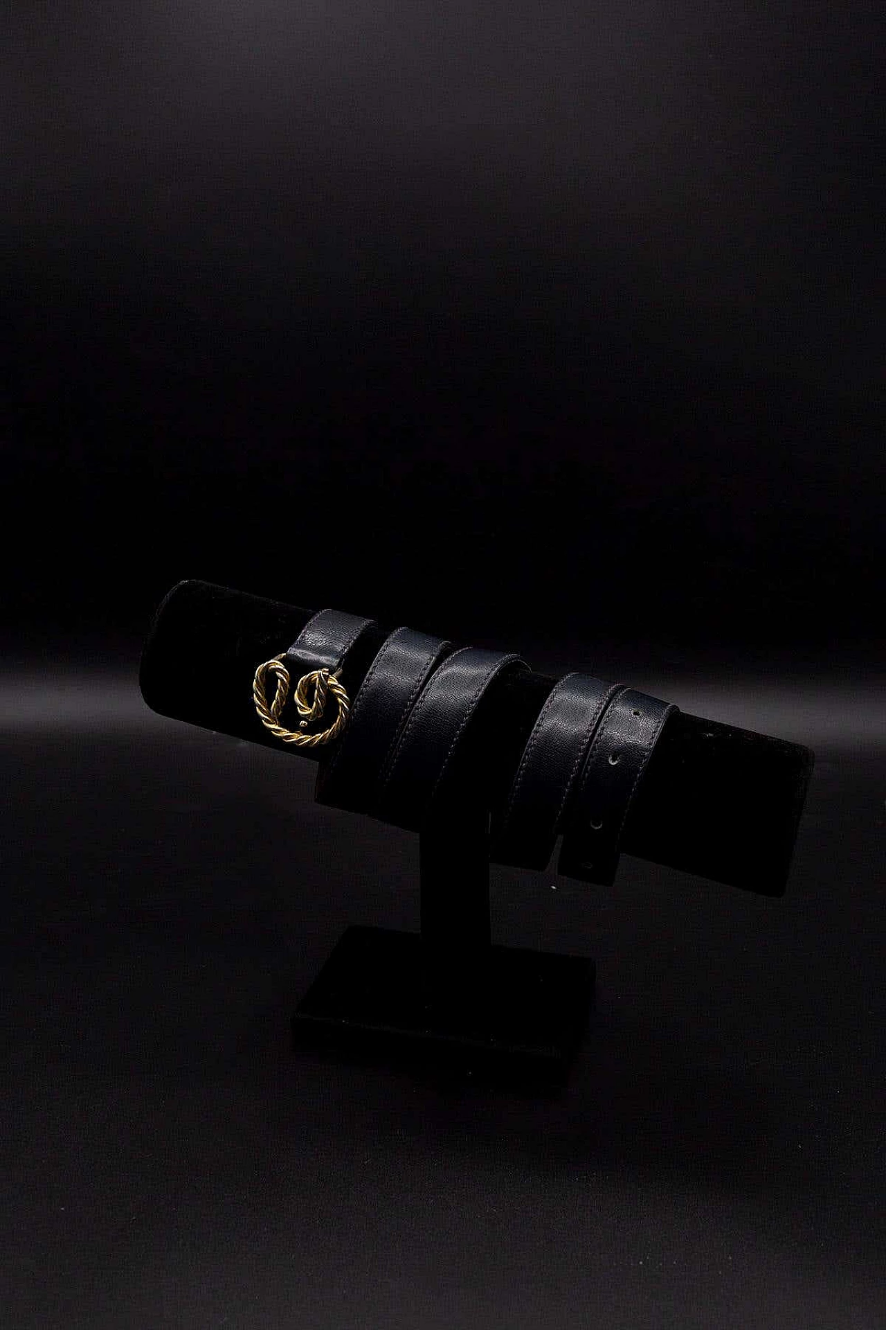 Cintura in pelle con fibbia in metallo dorato di Gucci, anni '80 6