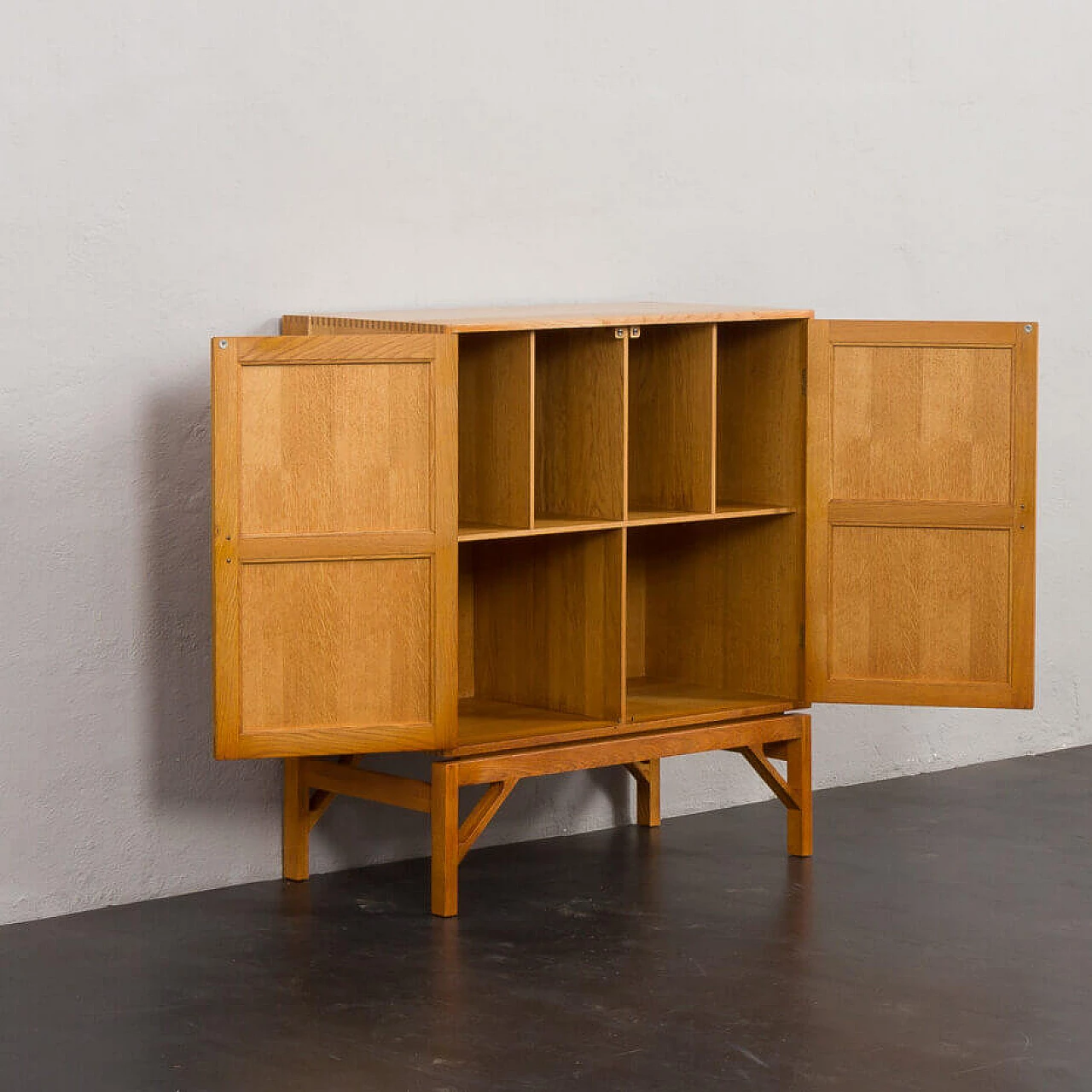 Solid oak vinyl cabinet by Christen Hvidt for Soborg Mobelfabrik, 1970s 4