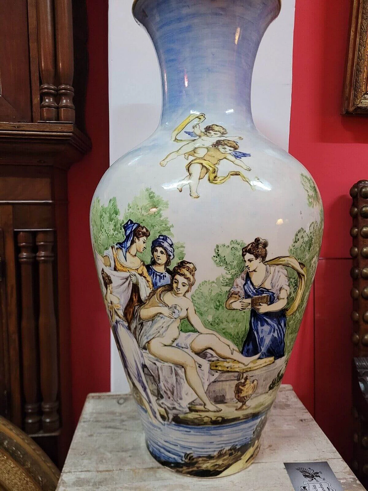 Vaso in maiolica decorato con scena classica, fine '800 7