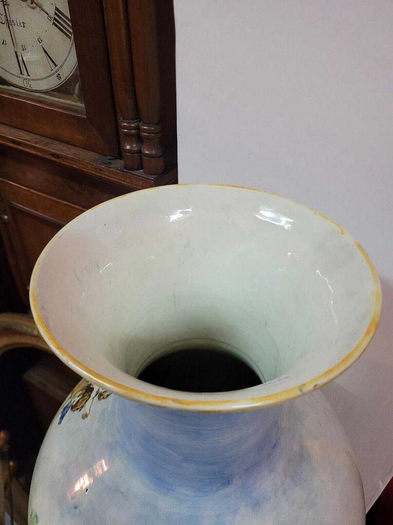 Vaso in maiolica decorato con scena classica, fine '800 8