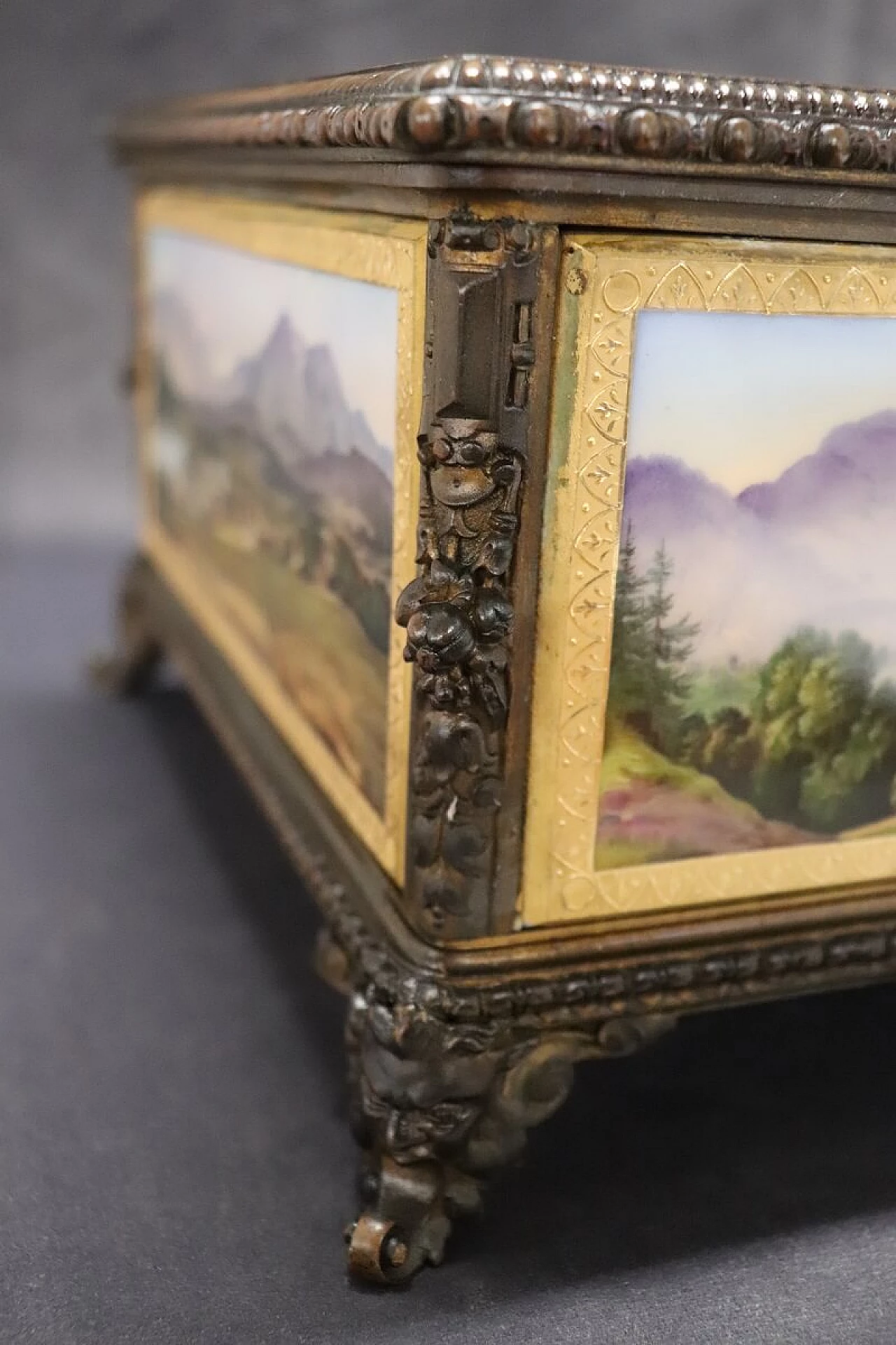Bronze and hand-painted porcelain jewelry box by KPM, 19th century 36