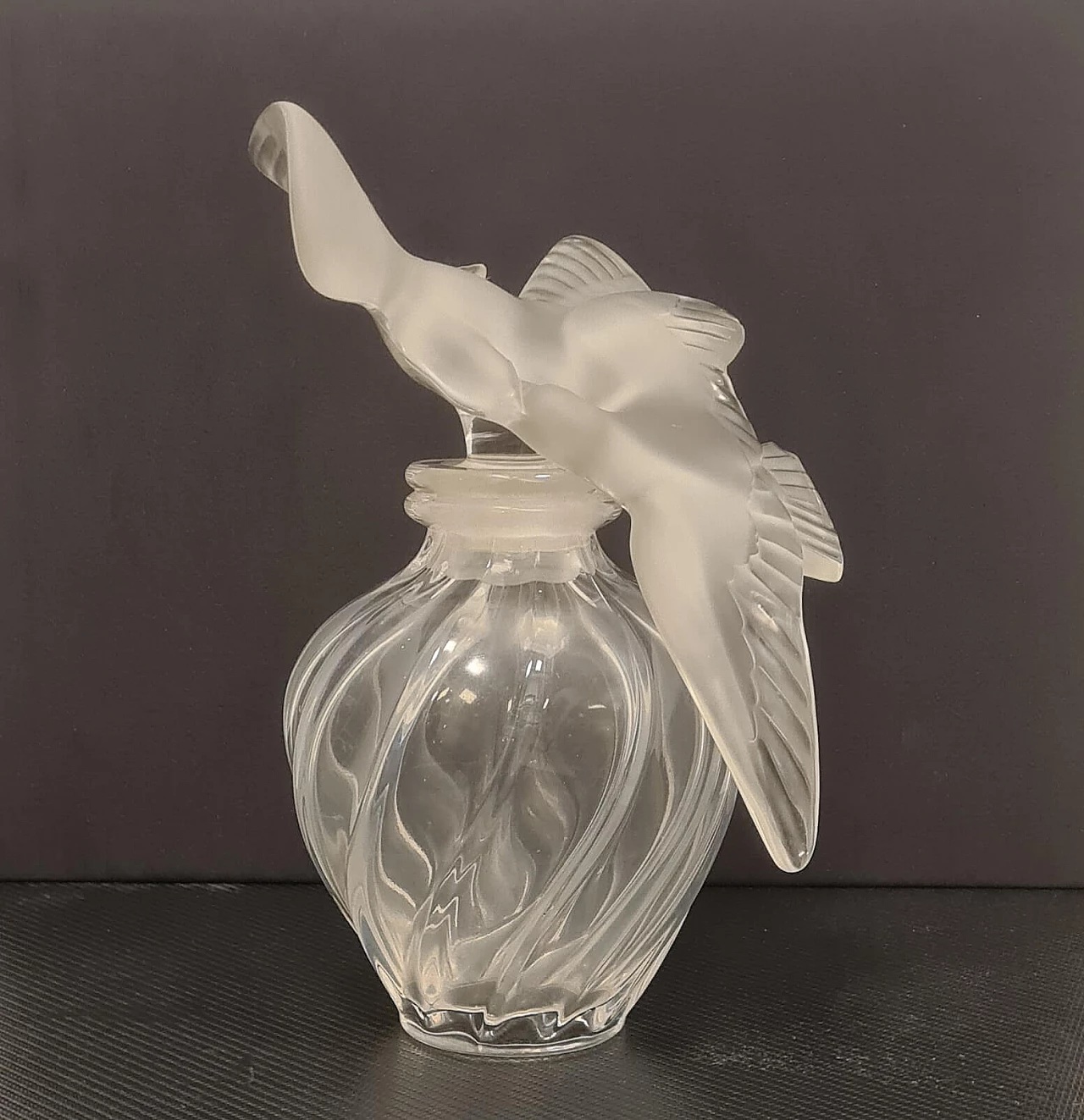 Bottiglia di profumo L'air du Temps in vetro di Lalique, anni '40 1